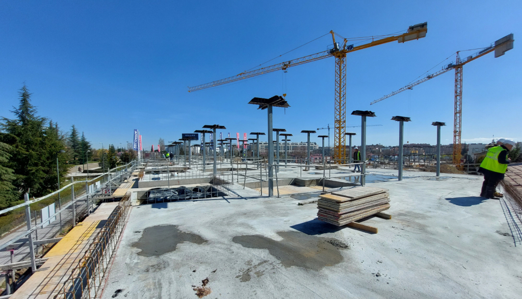 Marcha de las obras en Chalets Obra Nueva frente CC Vallsur