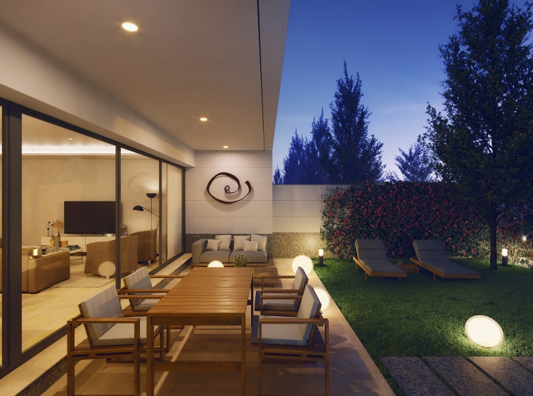 Chalet cuatro dormitorios con piscina y jardín